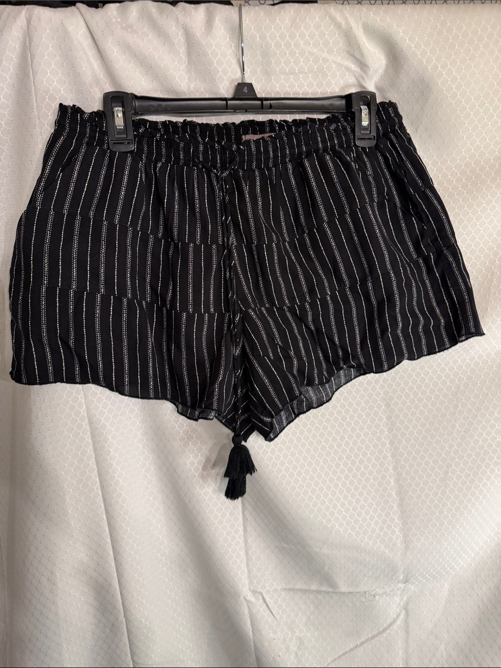 Maurice’s black and white elastic waist shorts in size large